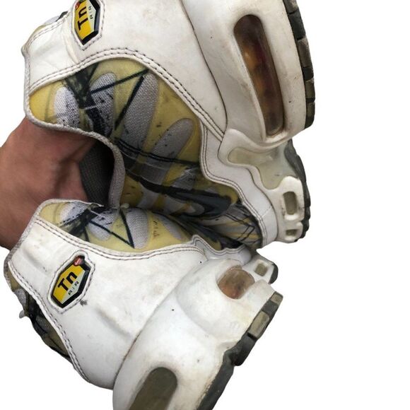 Rare 2018 Nike Air Max Plus La Requin White Size 10.5 - Picture 10 of 15